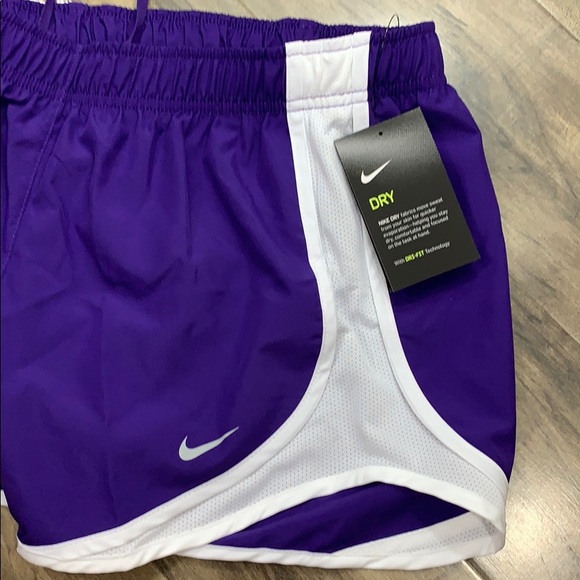NIKE Women’s running shorts with Dri-Fit Technolog - Picture 3 of 15